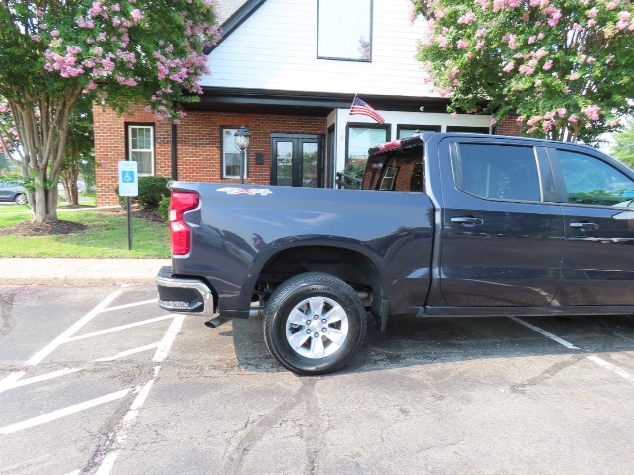 Used 2023 Chevrolet Silverado 1500 LT w/ Protection Package AWD/4WD image 9