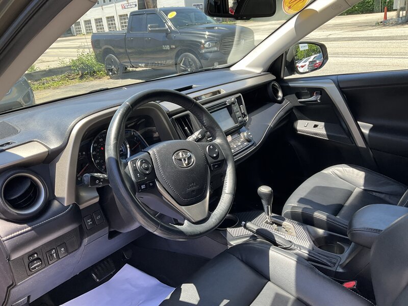 Used 2015 Toyota RAV4 Limited AWD/4WD image 18
