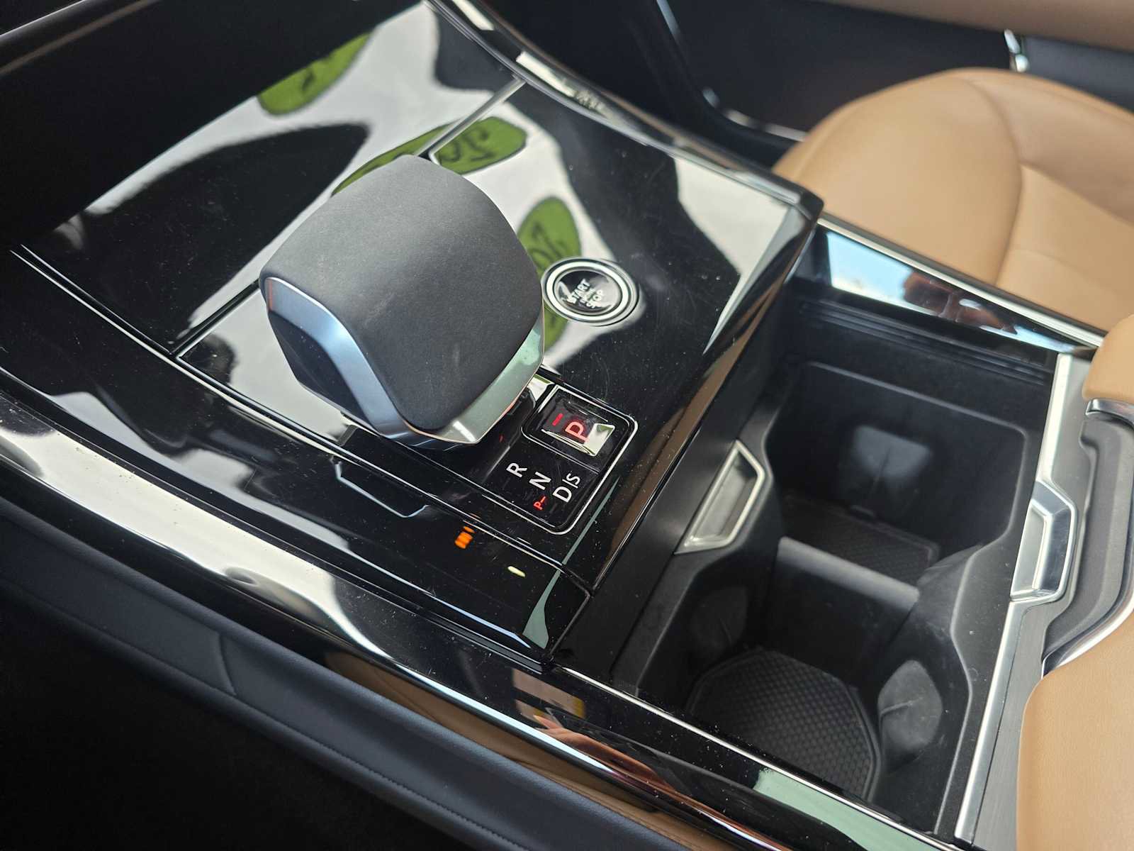 Certified 2025 Land Rover Range Rover Sport SE image 31