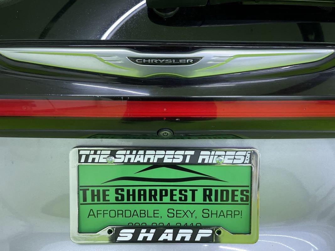 Used 2021 Chrysler Pacifica Touring-L image 12