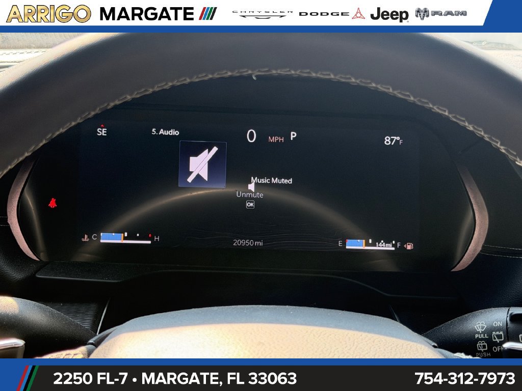 Used 2024 Jeep Grand Cherokee Altitude RWD image 25