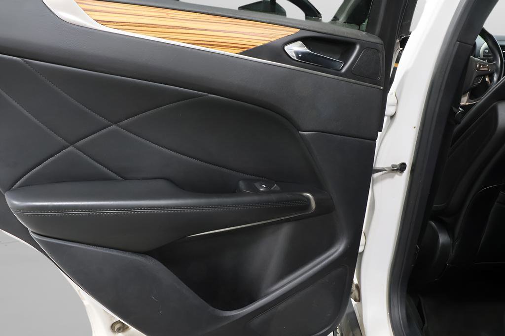 Used 2015 Lincoln MKC AWD w/ Equipment Group 101A Select image 25