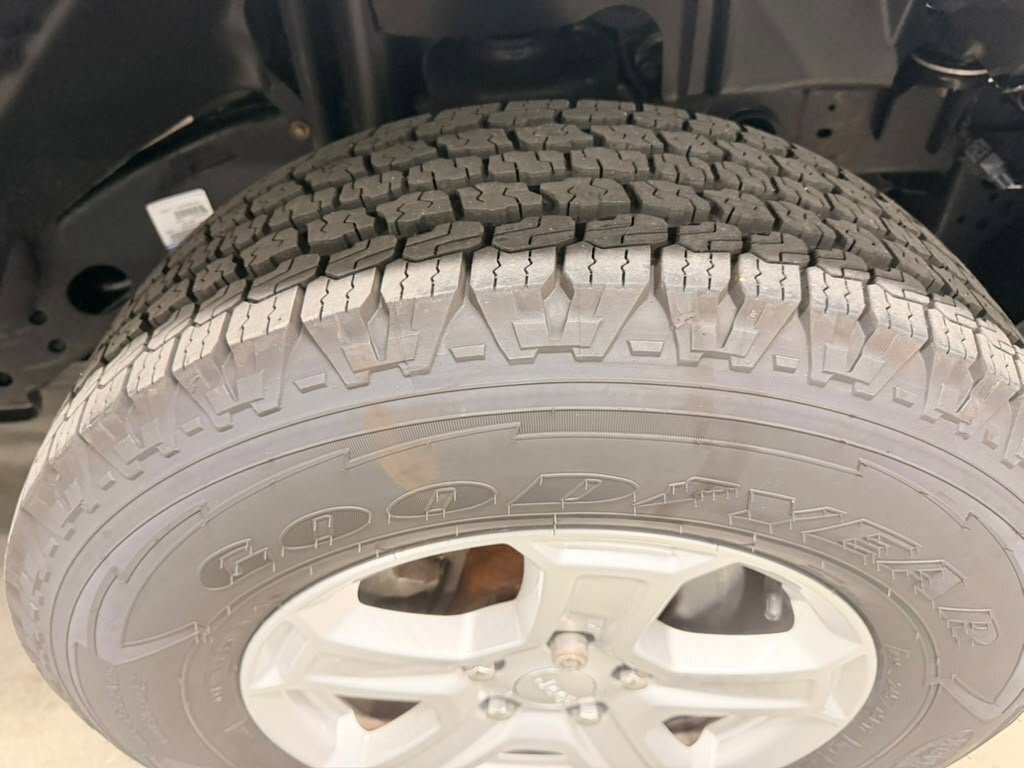Used 2020 Jeep Wrangler Sport AWD/4WD image 14