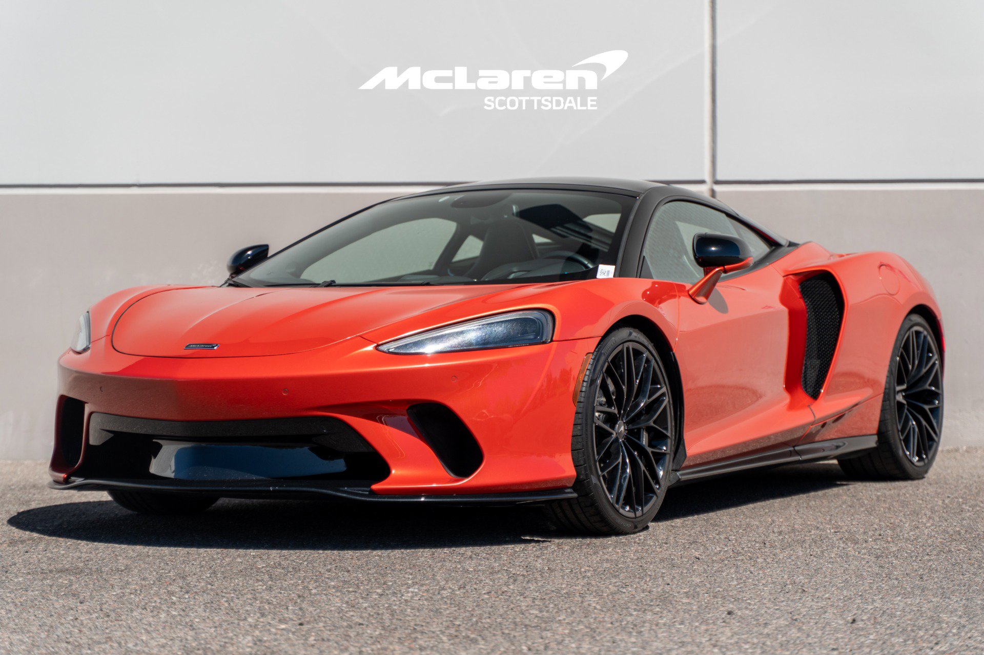 Used 2023 McLaren GT RWD image 3