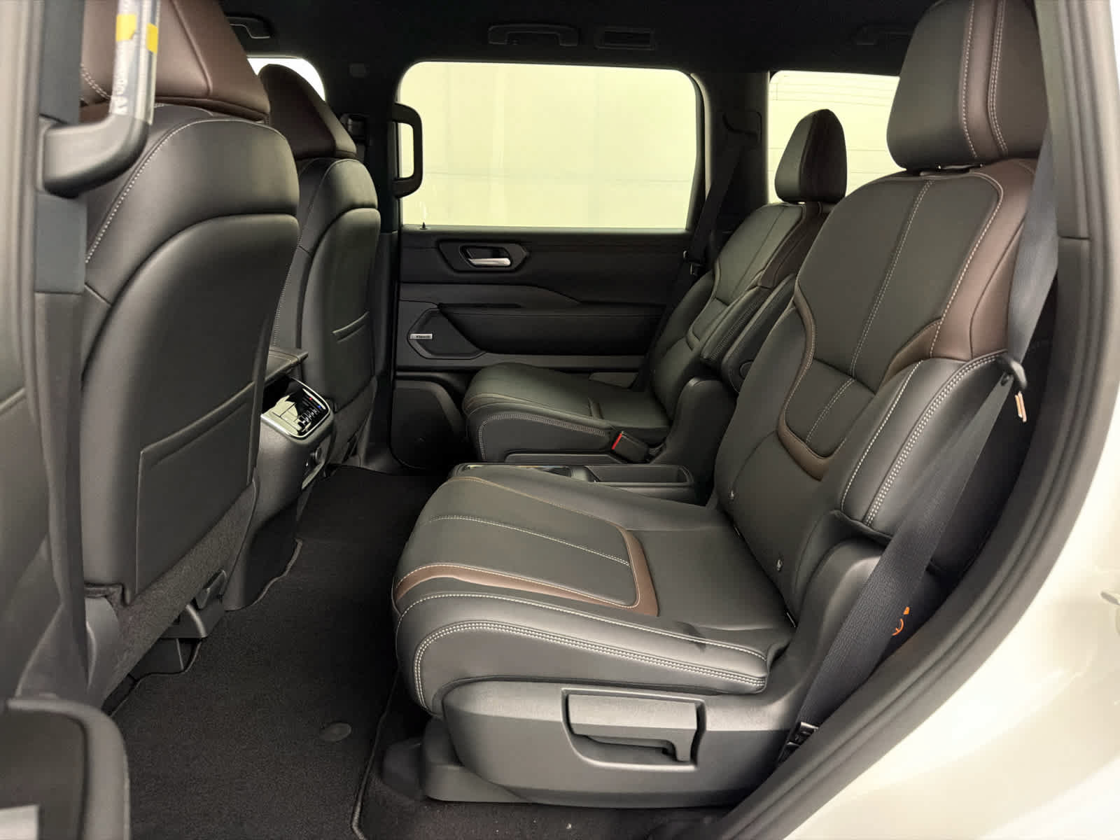 New 2026 Nissan Armada SL w/ Captain's Chari Seat Package AWD/4WD image 16