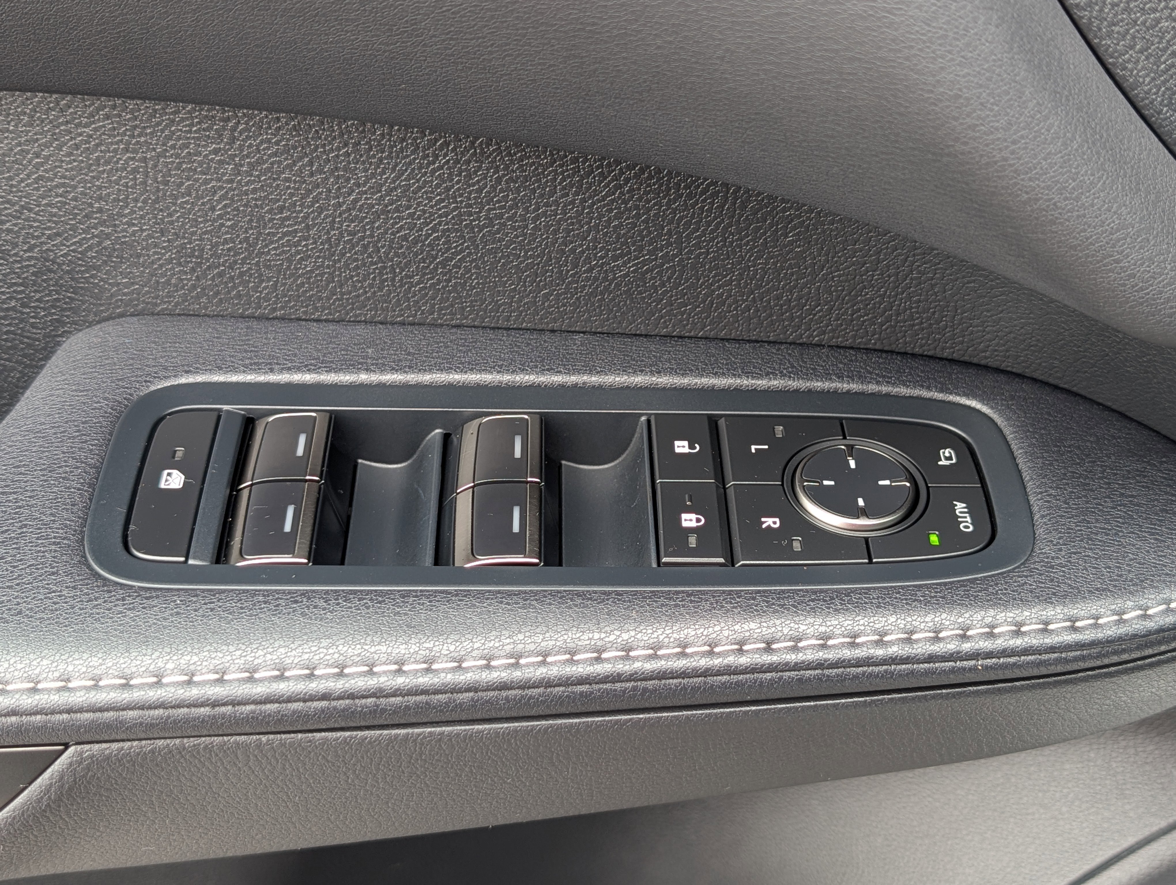 Certified 2023 Lexus RX 350 RX 350h Premium Plus w/ Accessory Package (2T) image 20