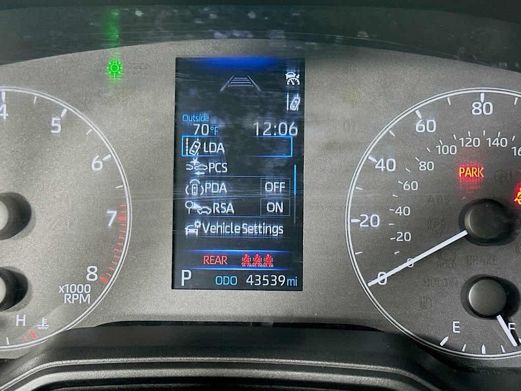 Used 2023 Toyota Corolla LE image 12