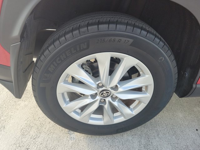 Certified 2023 Toyota Corolla Cross LE FWD image 8