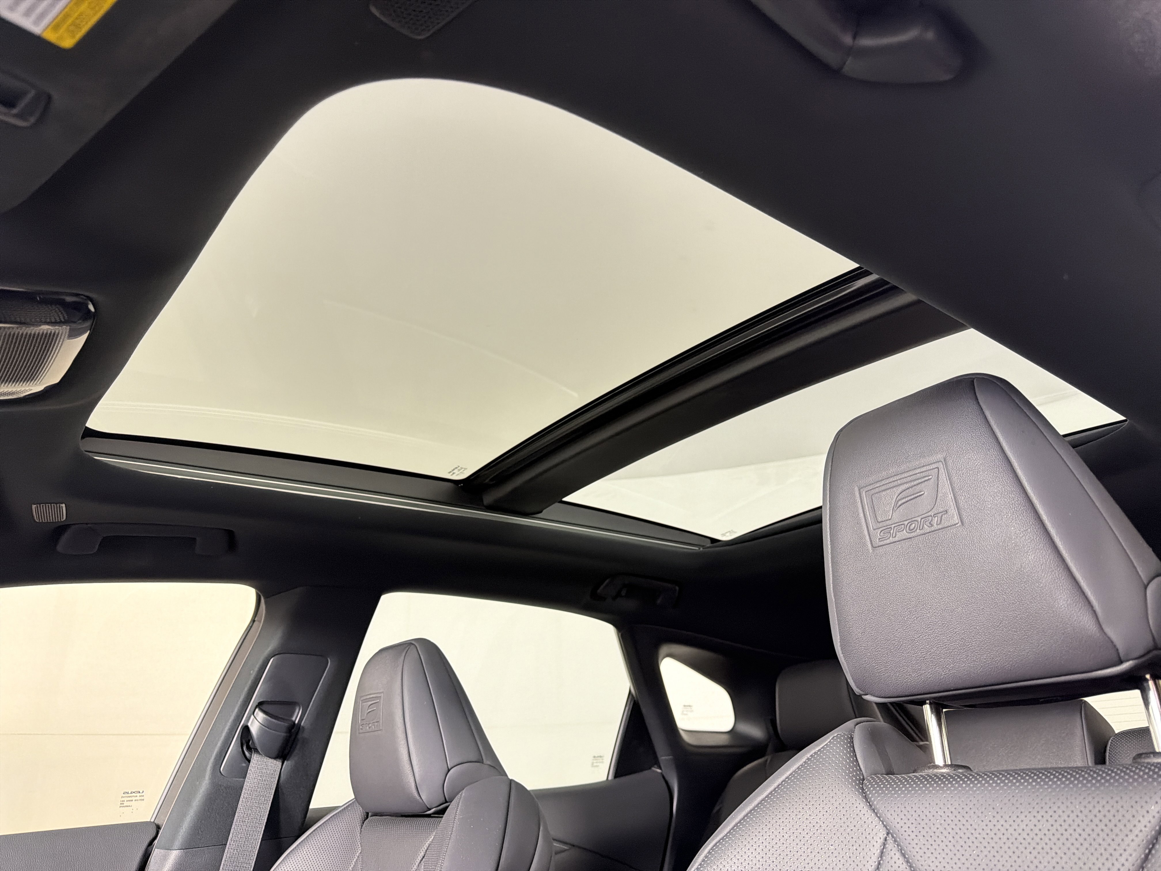 Used 2024 Lexus RX 500h F Sport w/ Convenience Package image 16