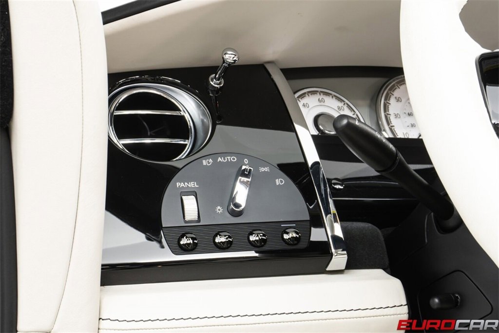 Used 2018 Rolls-Royce Dawn image 25