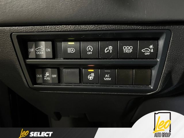 Used 2025 Toyota Tundra Platinum AWD/4WD image 11