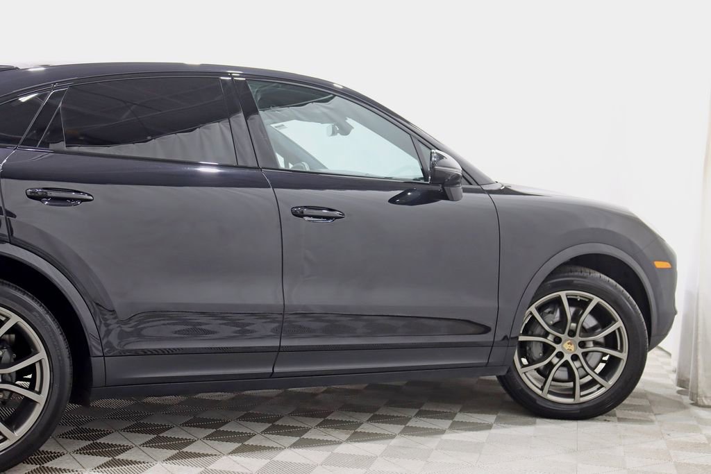 Used 2022 Porsche Cayenne S AWD/4WD image 11