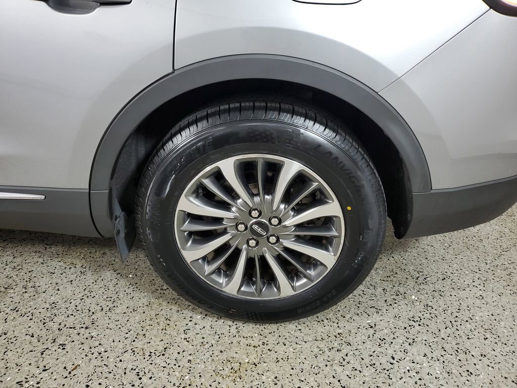 Used 2023 Lincoln Nautilus FWD image 9