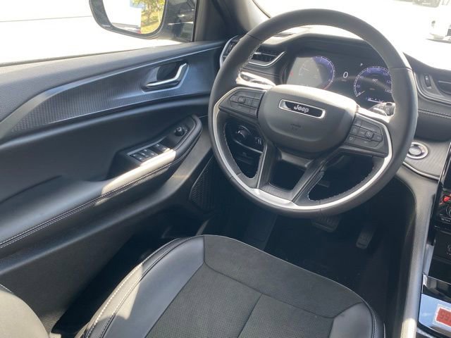 New 2025 Jeep Grand Cherokee Altitude w/ Trailer Tow Package image 32