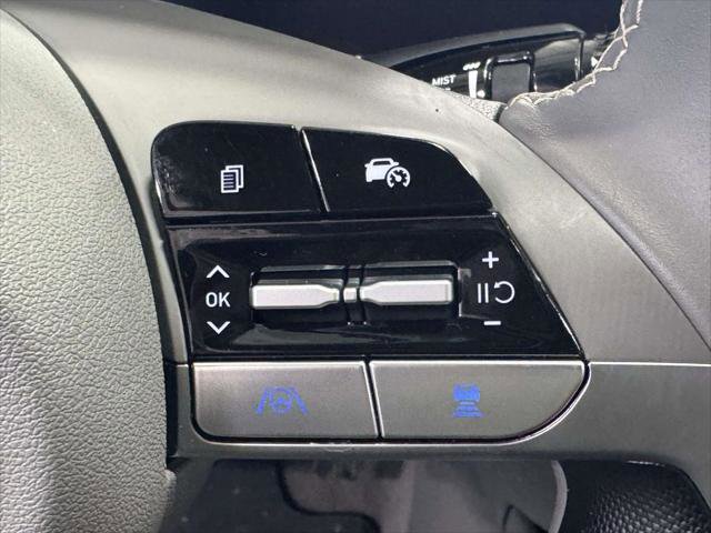 Certified 2025 Hyundai Elantra SEL w/ Cargo Package FWD image 20