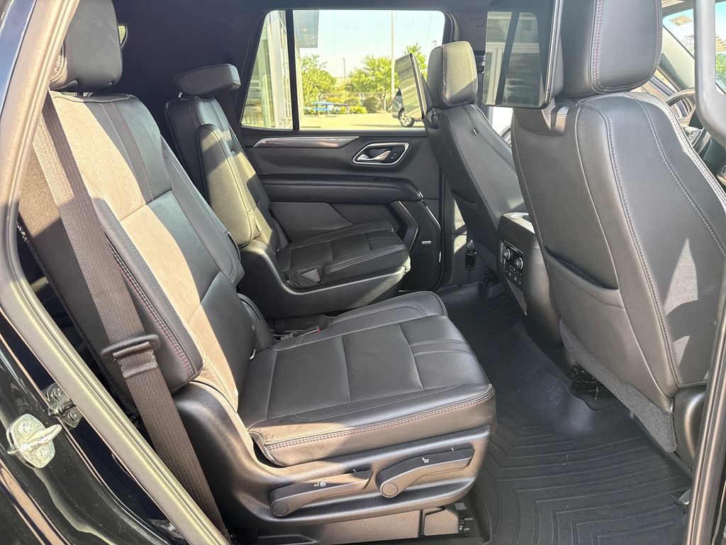 Used 2021 Chevrolet Tahoe RST w/ Luxury Package RWD image 30