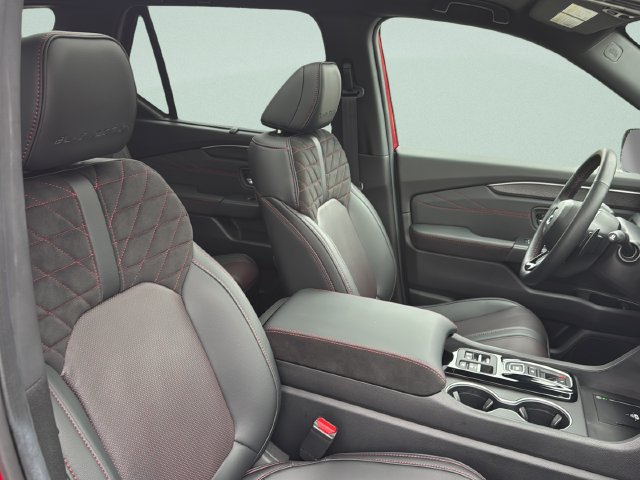 Certified 2026 Honda Pilot Black Edition image 24