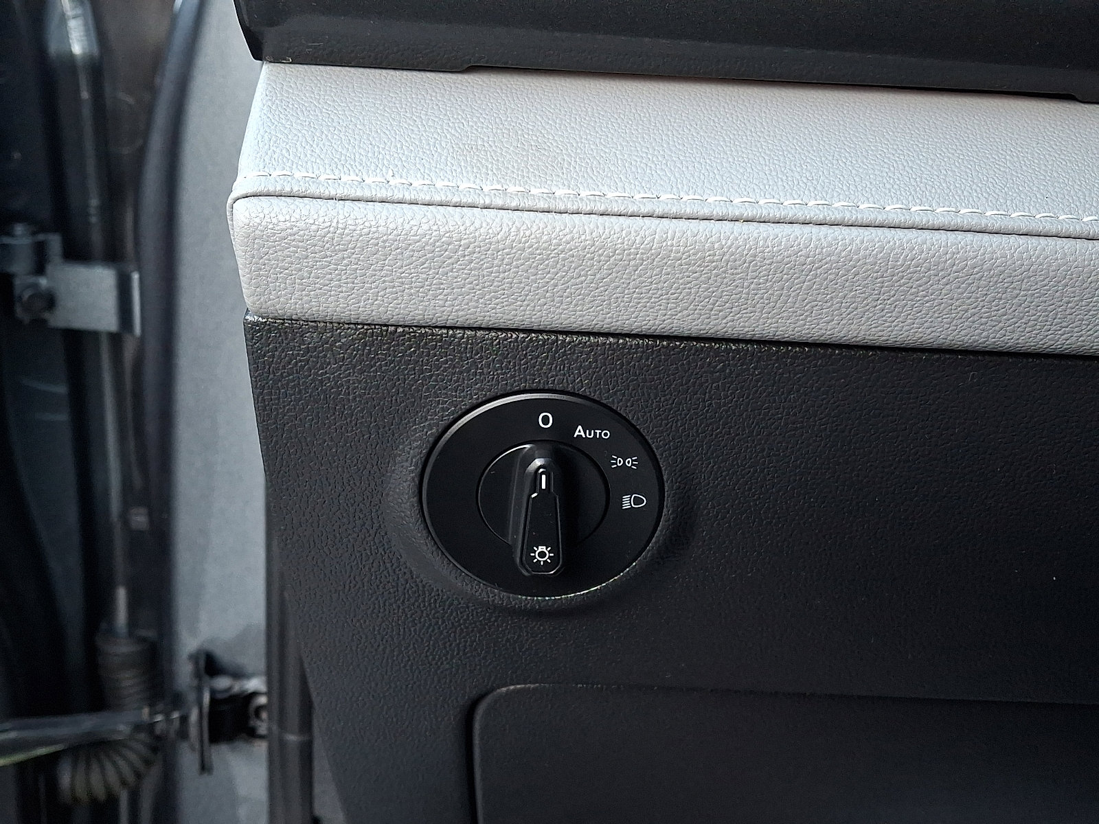 Used 2022 Volkswagen Taos SEL image 27