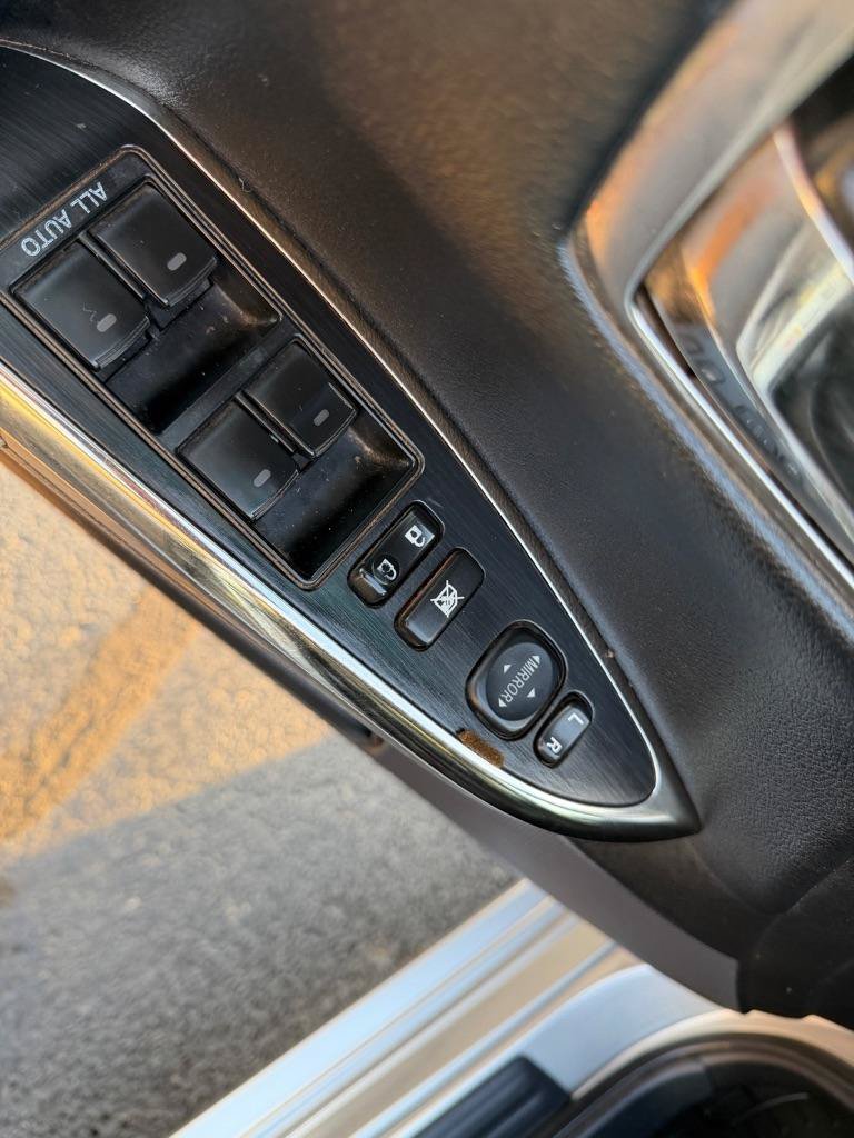 Used 2016 Toyota Avalon XLE FWD image 22