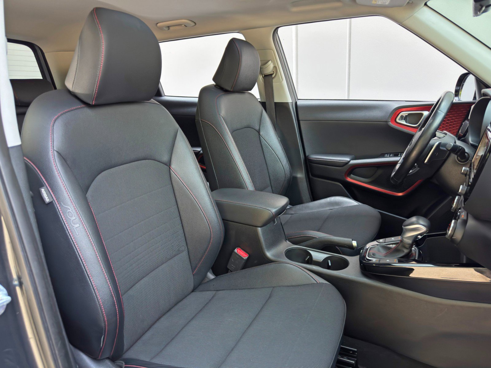 Used 2020 Kia Soul GT-Line Turbo FWD image 36