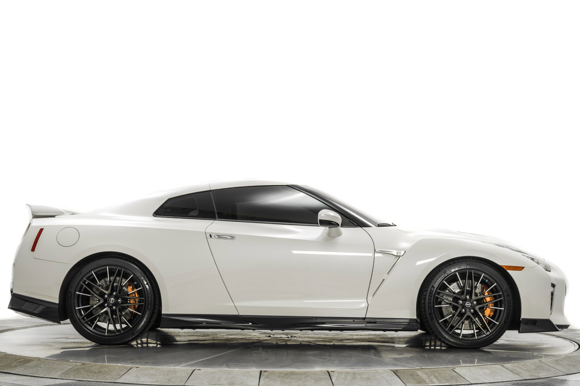 Used 2020 Nissan GT-R Premium image 48