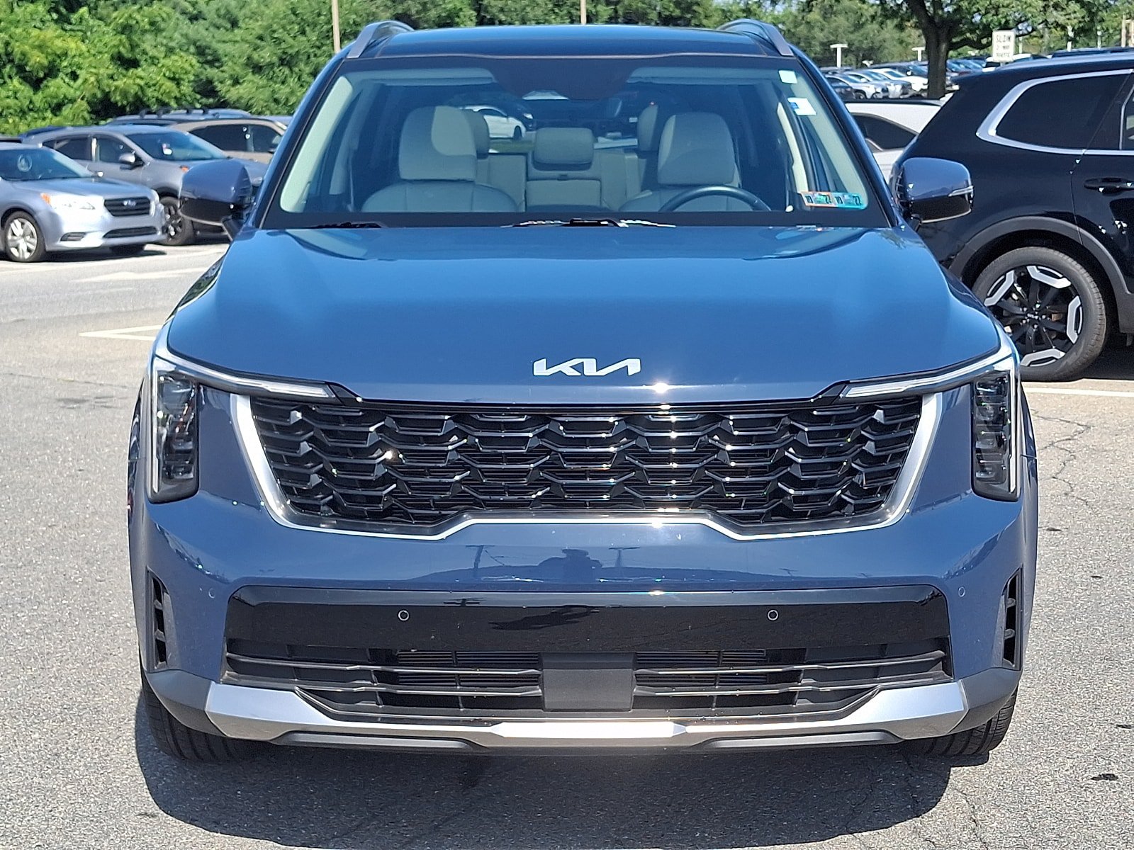 Used 2025 Kia Sorento S w/ Panoramic Sunroof Package AWD/4WD image 2
