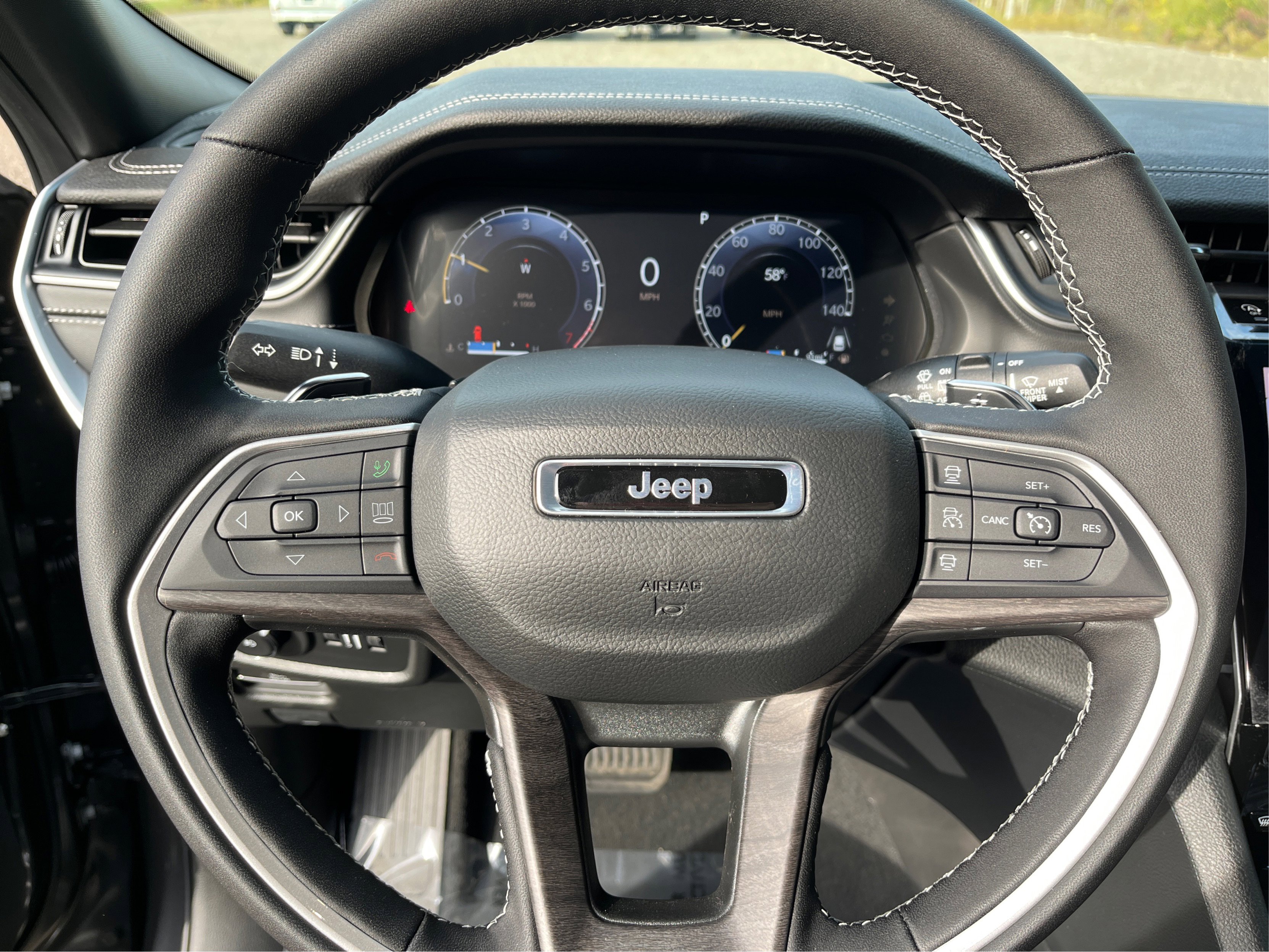 New 2025 Jeep Grand Cherokee Limited w/ Black Appearance Package image 20