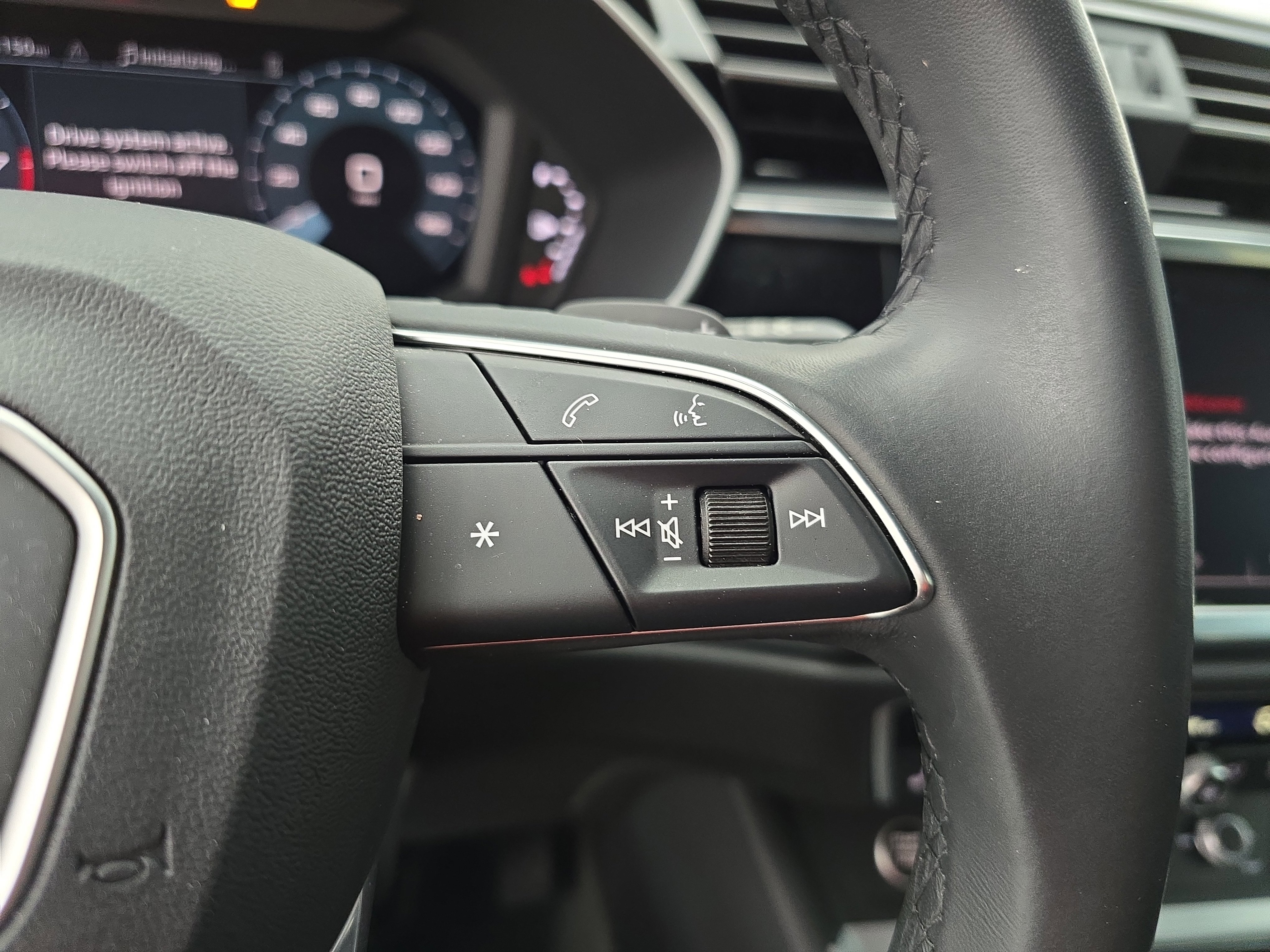 Used 2024 Audi Q3 2.0T Premium w/ Convenience Package image 18