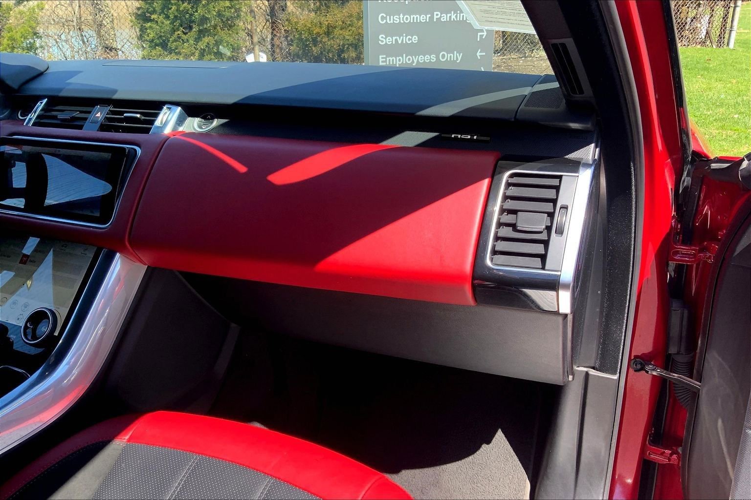 Used 2022 Land Rover Range Rover Sport HST image 18