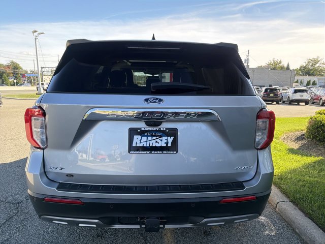 Used 2021 Ford Explorer XLT w/ Equipment Group 202A AWD/4WD image 27