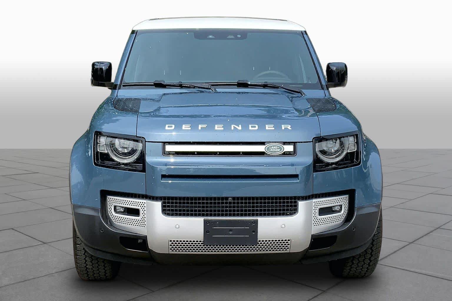 Used 2025 Land Rover Defender 110 S AWD/4WD image 4