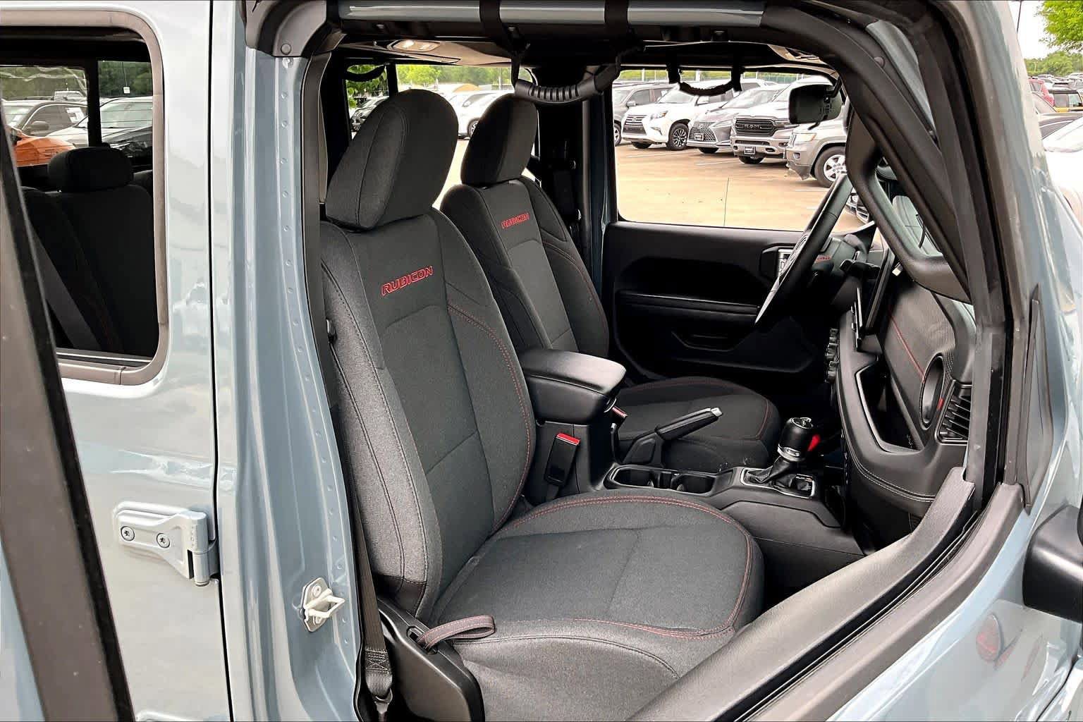 Used 2024 Jeep Gladiator Rubicon w/ Safety Group AWD/4WD image 8