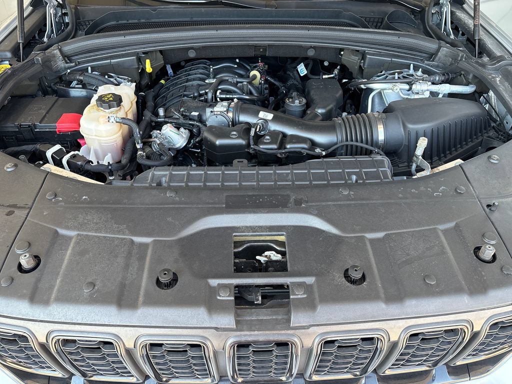 Used 2023 Jeep Grand Cherokee Altitude AWD/4WD image 38