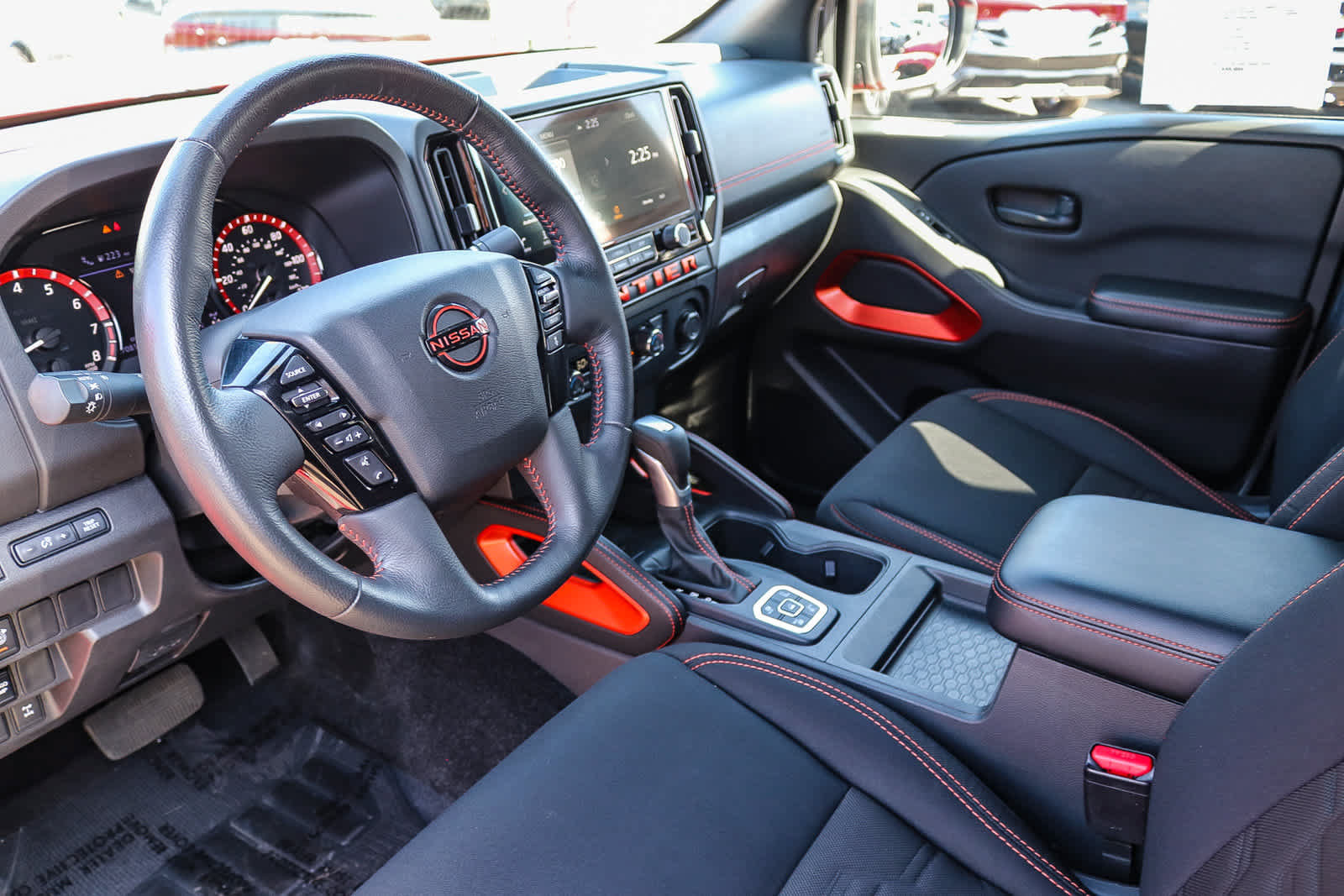 Used 2026 Nissan Frontier PRO-4X AWD/4WD image 17
