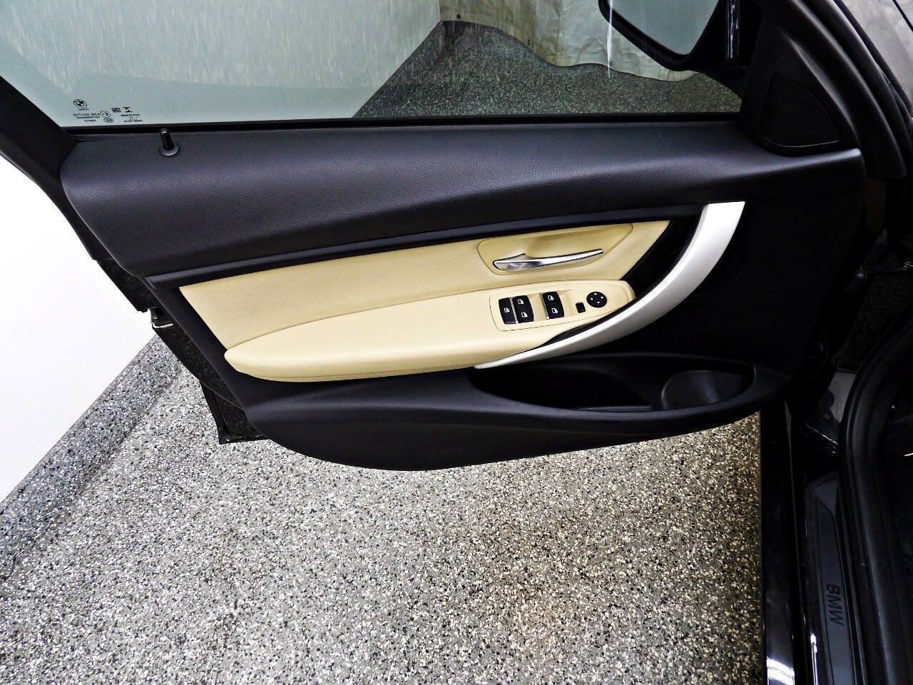 Used 2018 BMW 320i Sedan image 7