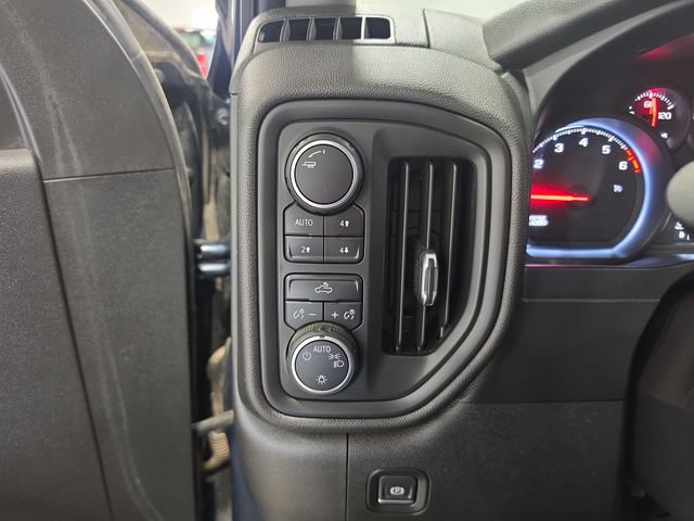 Used 2019 Chevrolet Silverado 1500 Custom Trail Boss w/ Custom Convenience Package AWD/4WD image 19