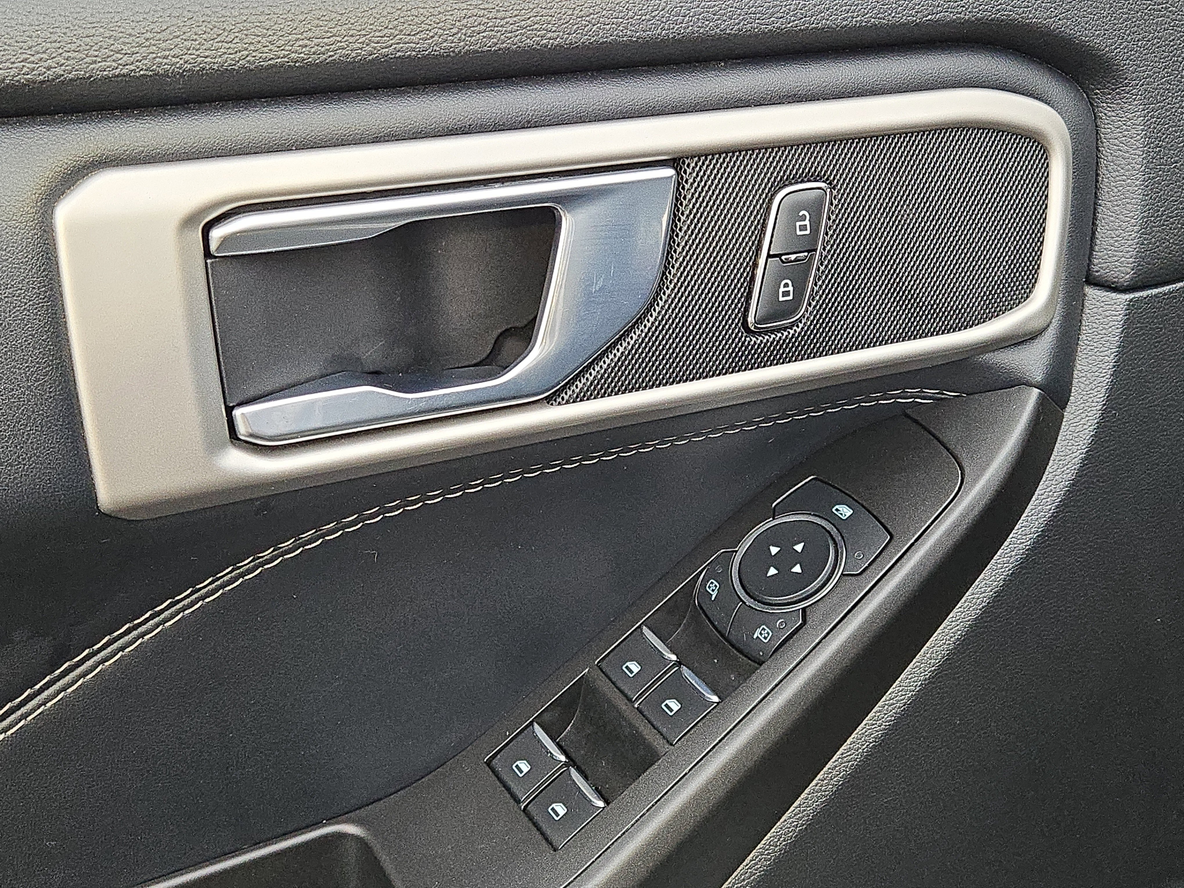 Used 2020 Ford Explorer XLT w/ Equipment Group 202A image 22