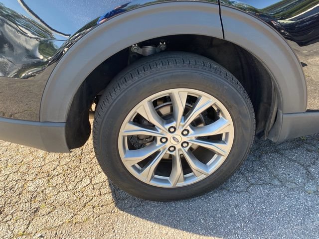 Used 2023 Ford Explorer XLT w/ Equipment Group 202A AWD/4WD image 39