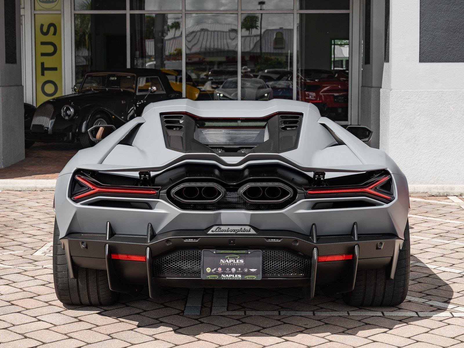 Used 2024 Lamborghini Revuelto image 20