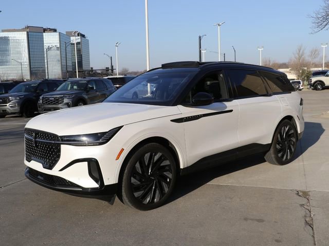 Used 2024 Lincoln Nautilus Reserve w/ Equipment Group 202A image 2