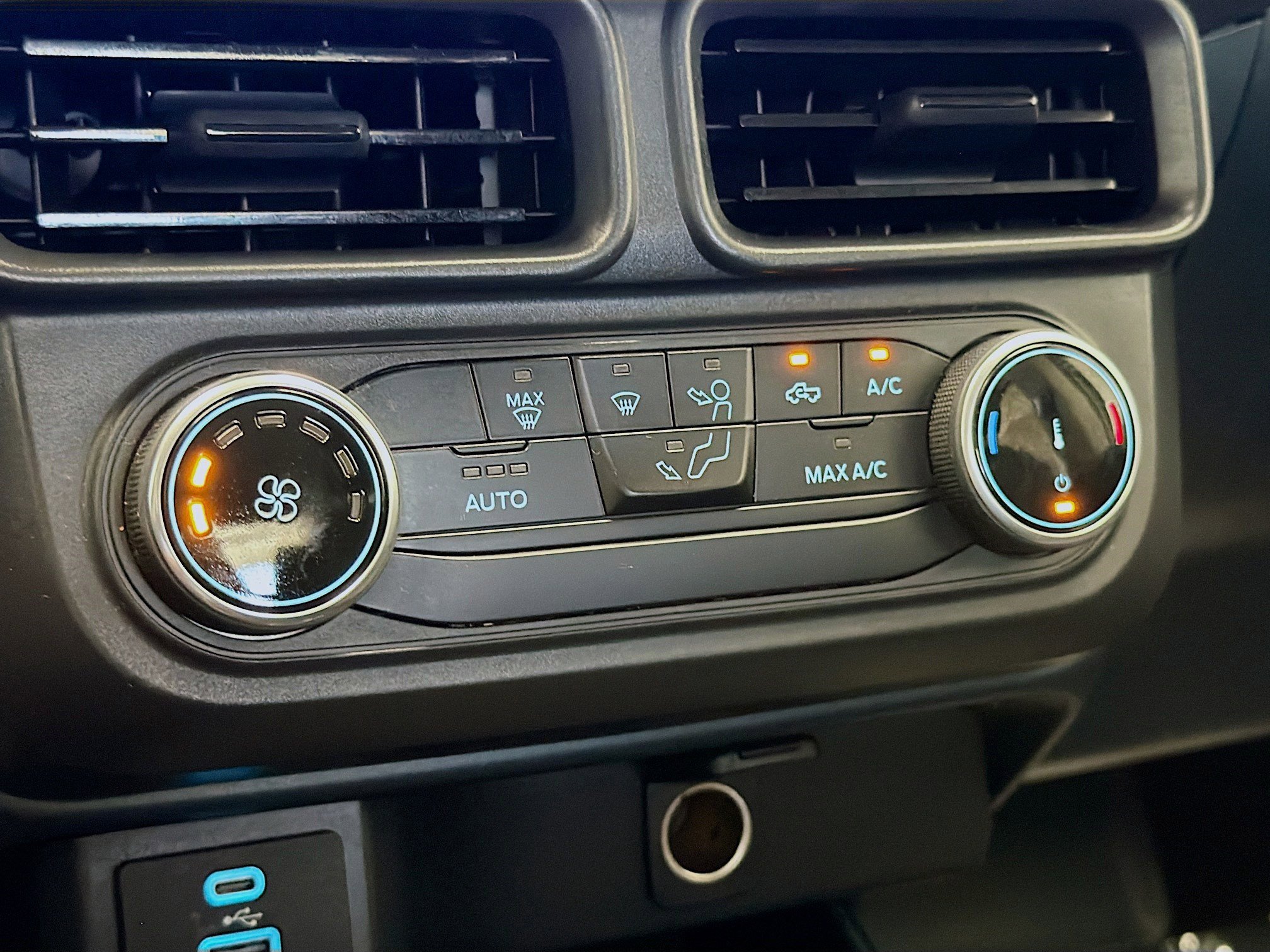 Used 2023 Ford Maverick XL FWD image 10