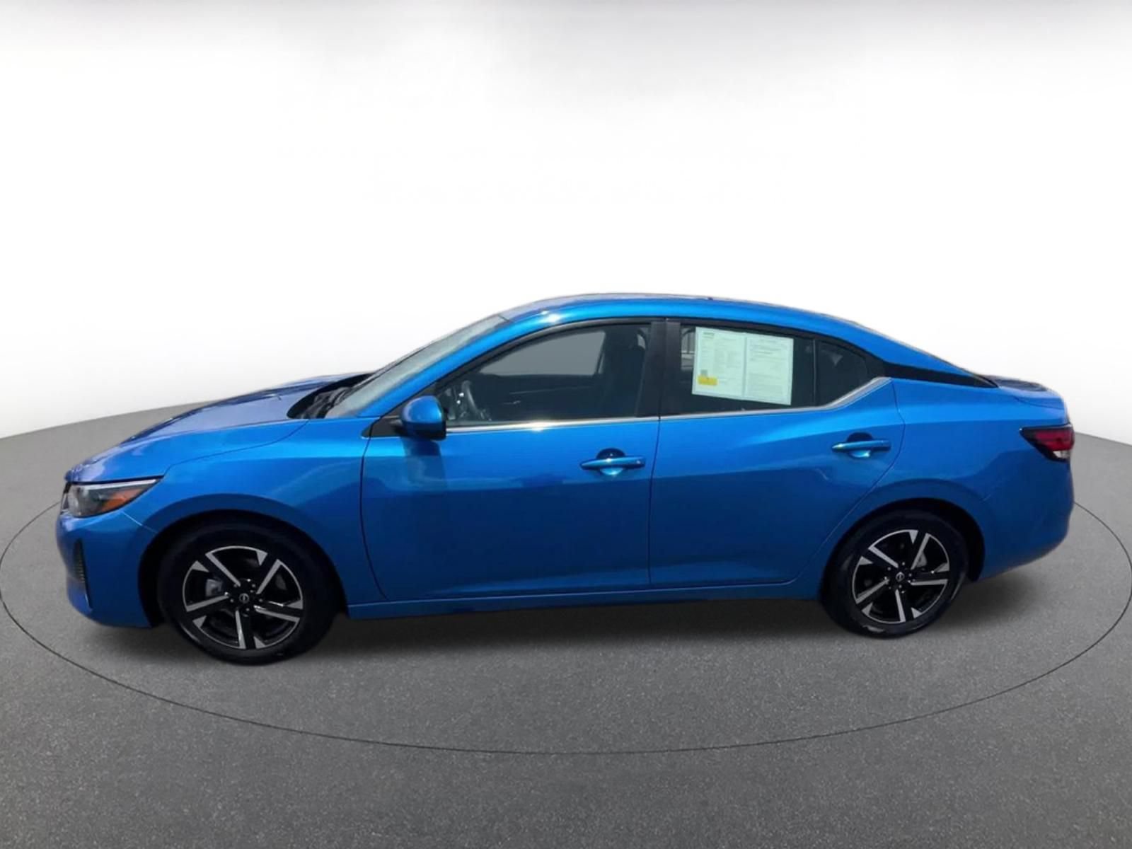Used 2025 Nissan Sentra SV FWD image 9