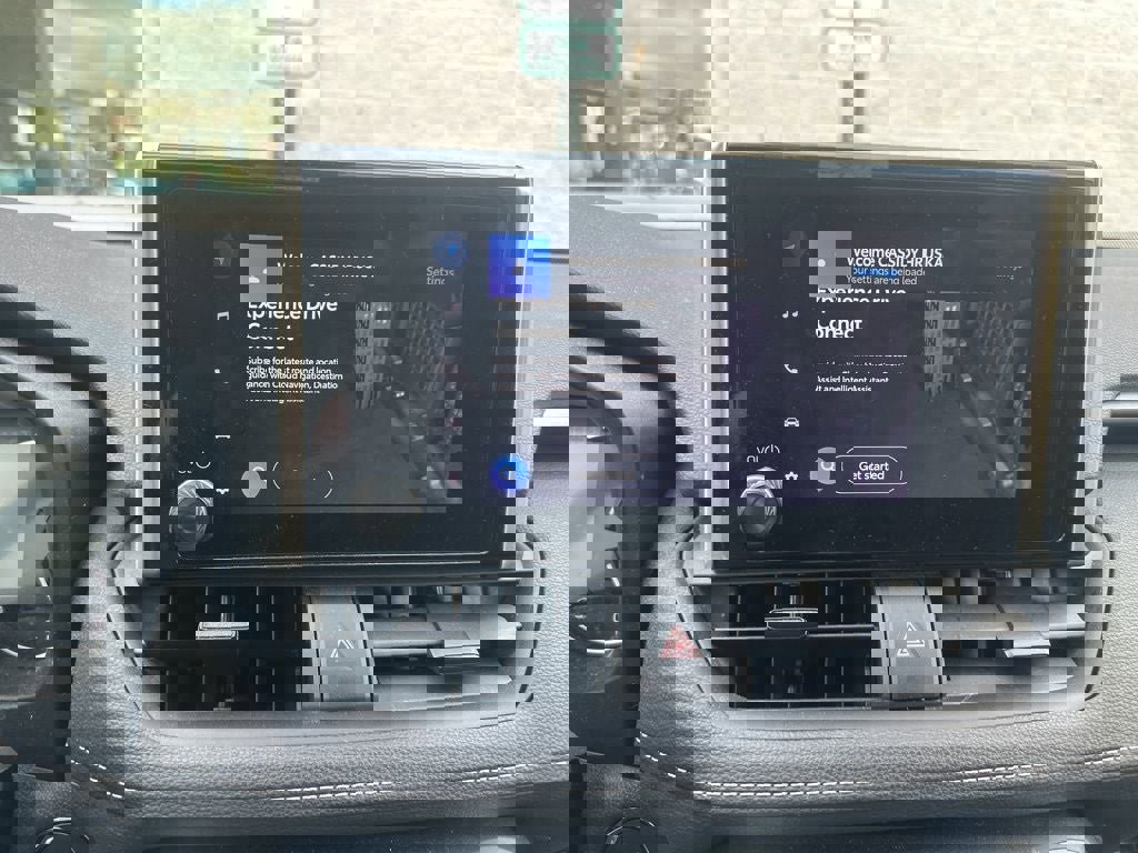 Used 2023 Toyota RAV4 XLE w/ Convenience Package image 4