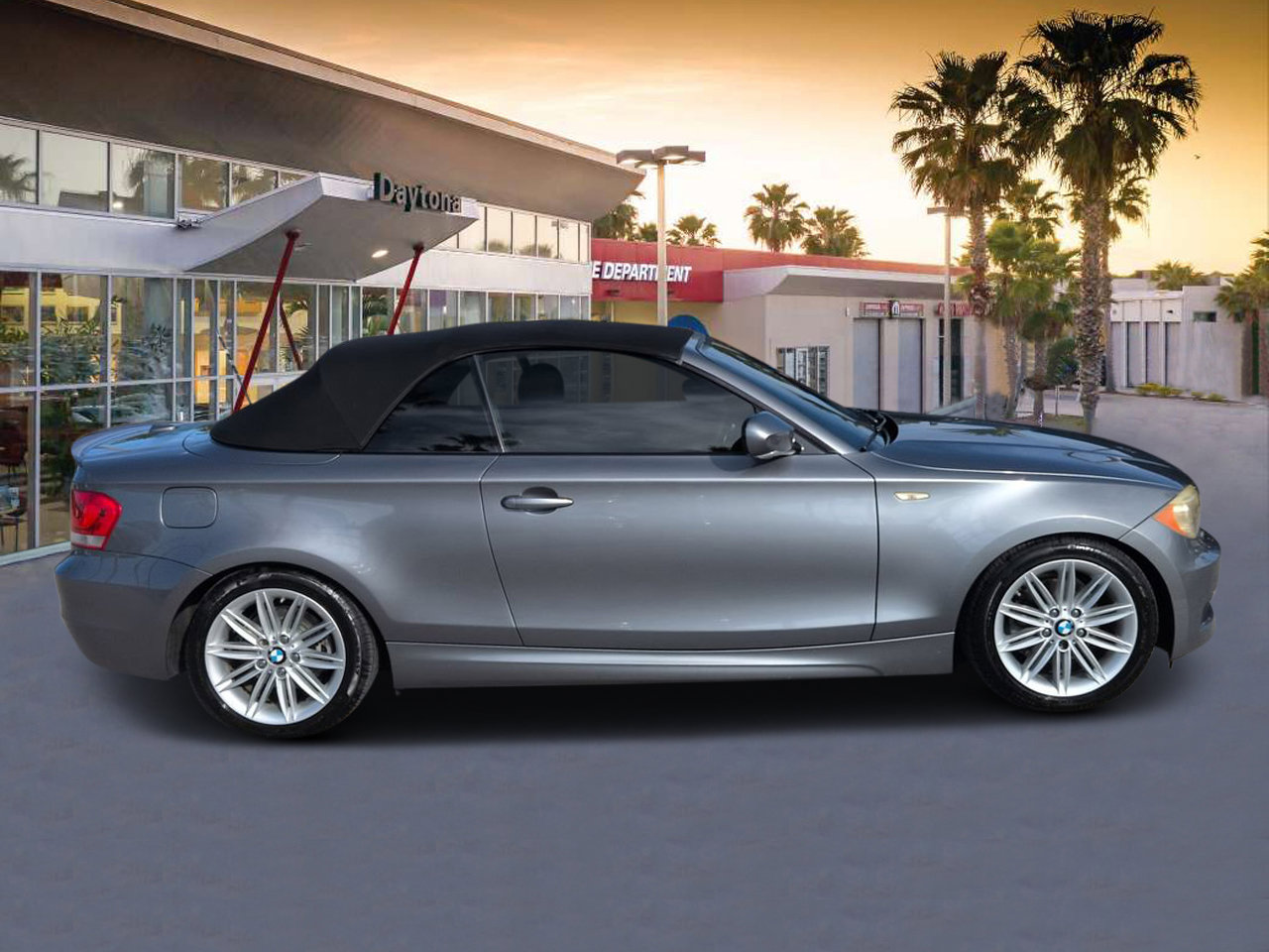 Used 2013 BMW 128i Convertible RWD image 2