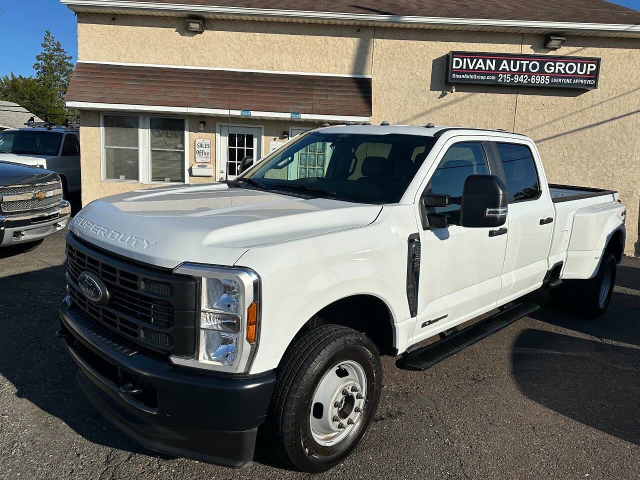 Used 2024 Ford F350 XL image 3