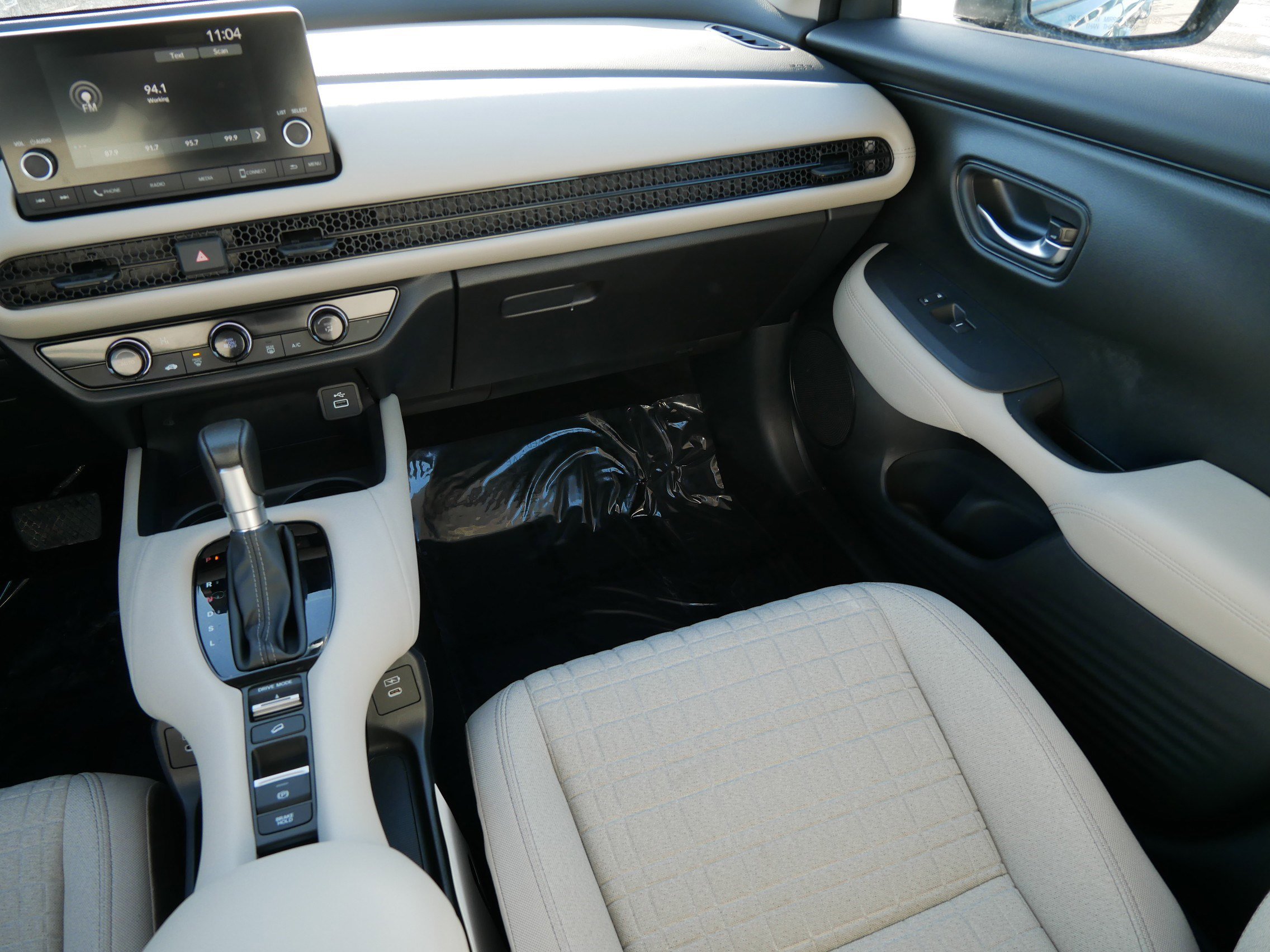 Used 2024 Honda HR-V LX image 11