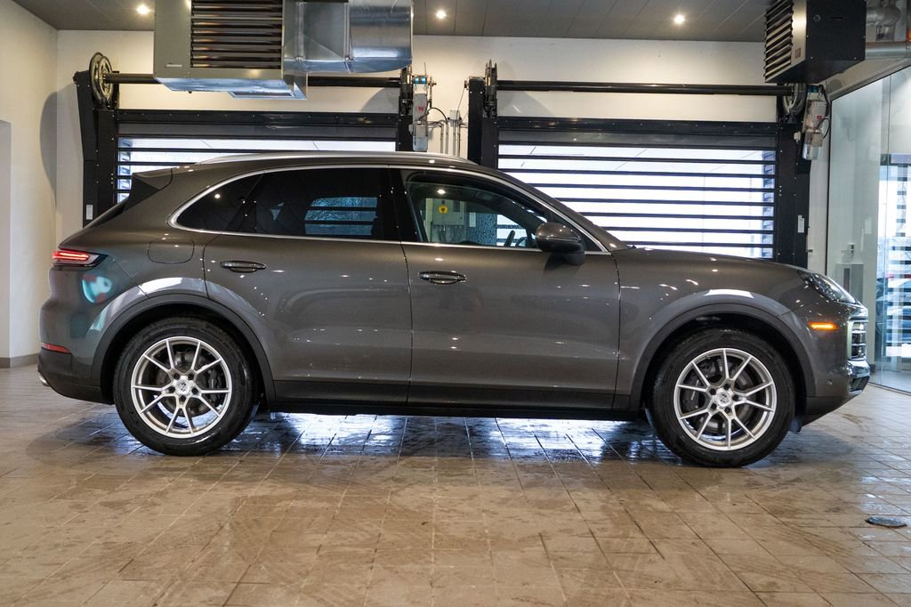 Certified 2025 Porsche Cayenne image 10