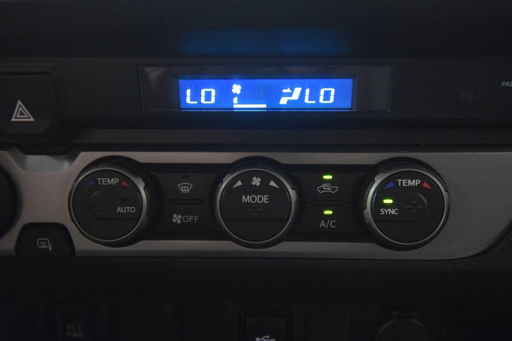 Used 2022 Toyota Tacoma SR AWD/4WD image 31