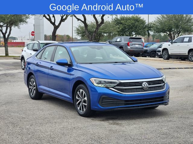 Used 2024 Volkswagen Jetta SE image 2