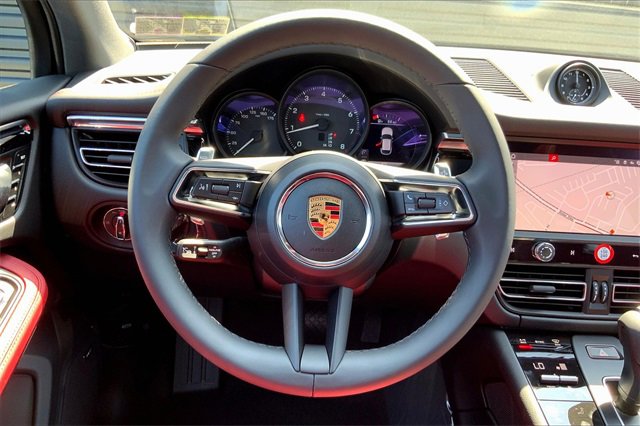 New 2026 Porsche Macan image 7